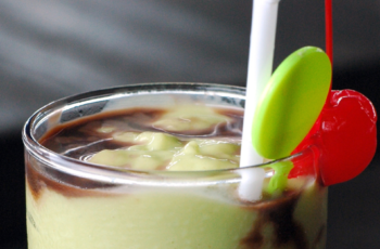 Indulgent Chocolate Avocado Smoothie: A Guilt-Free Treat